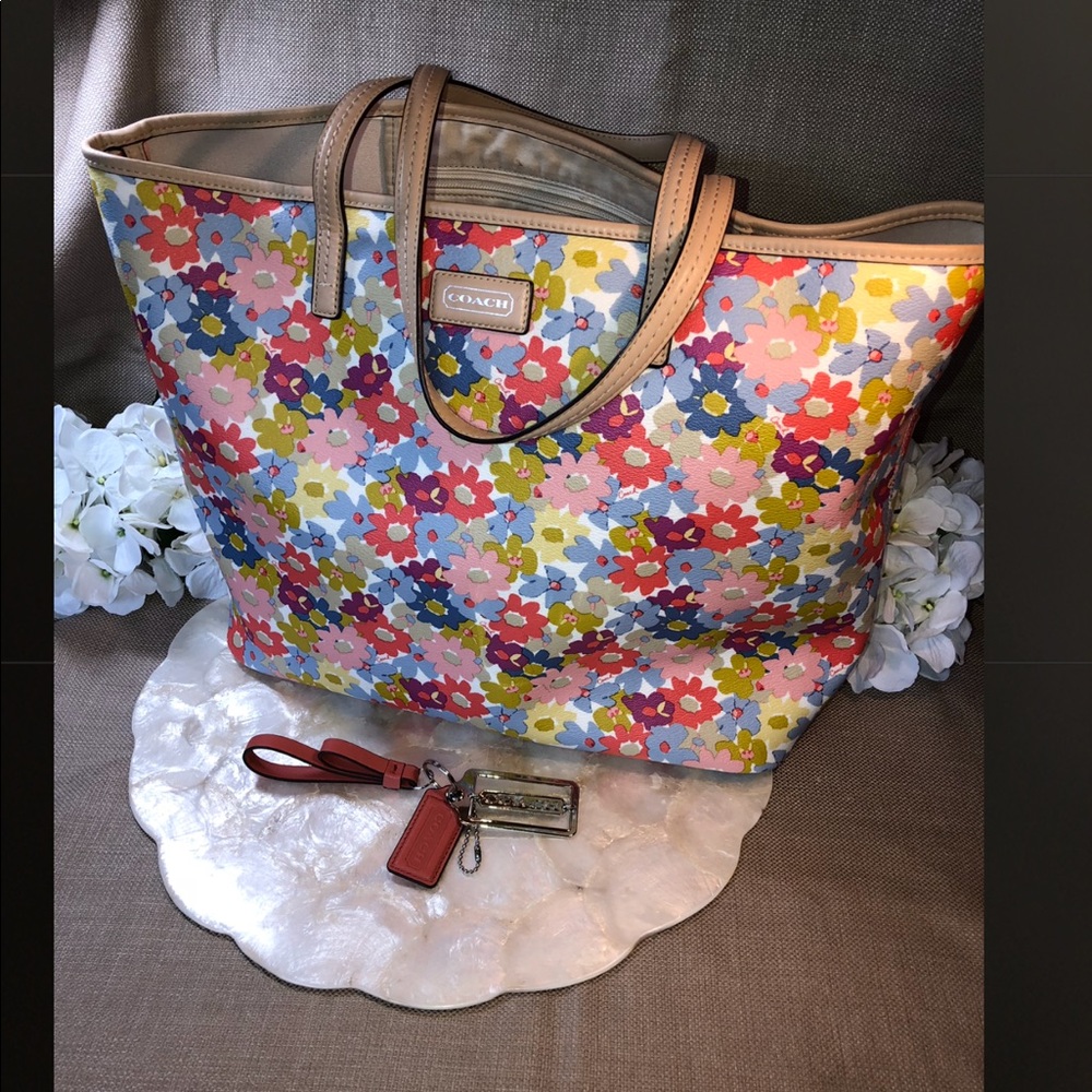 EUC Coach Floral Tote